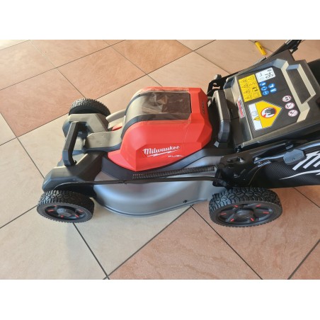 Milwaukee Akku-Rasenmäher MILWAUKEE.MOWER 2x18V M18F2LM46-802 2x8,0 Ah 46 cm