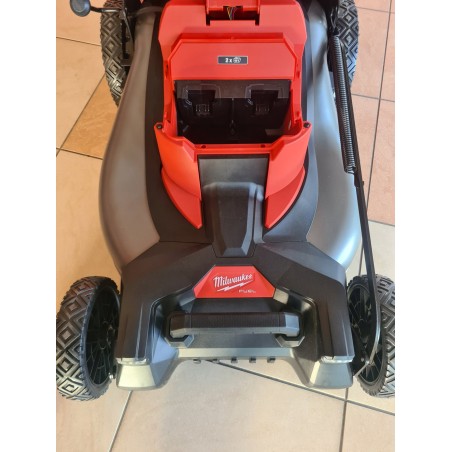 Milwaukee Akku-Rasenmäher MILWAUKEE.MOWER 2x18V M18F2LM53-0 53 cm