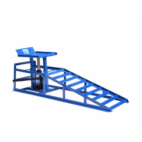 Rampe – Auffahrrampe mit 2-Tonnen-Hebebühne (1/2)