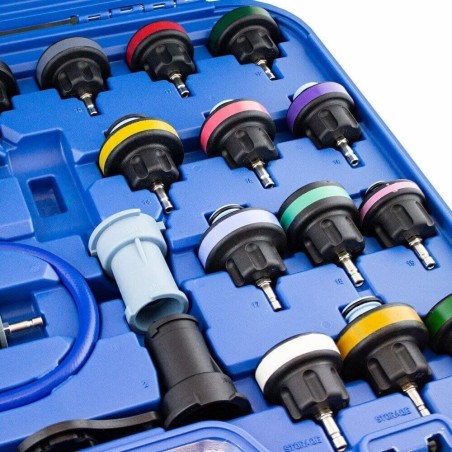 Bituxx Dichtheitsprüfer für Kühlsysteme mit 28 Anschlüssen