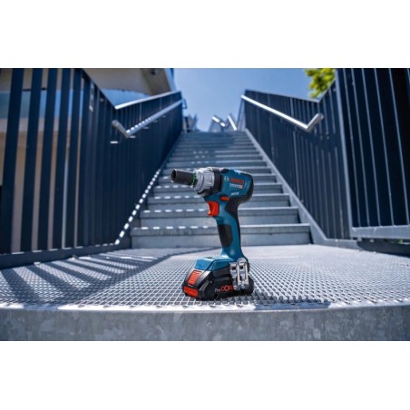 Bosch Akku-Schlagschrauber GDS 18V-330 HC Professional solo (blau/schwarz, ohne Akku und Ladegerät, in L