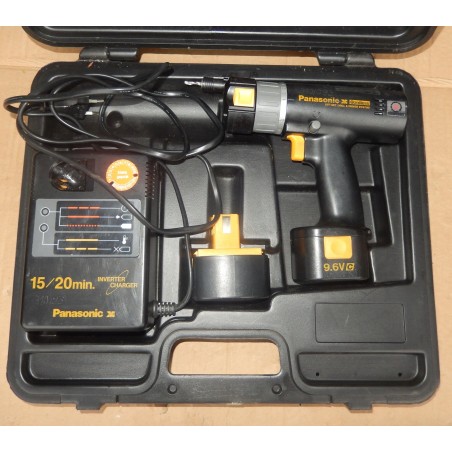 Kompakter und leichter 18-V-Bohrschrauber Panasonic EY1DD1J18D, im Set mit Ladegerät + 2 x 18-V-Akku (3,0 Ah)